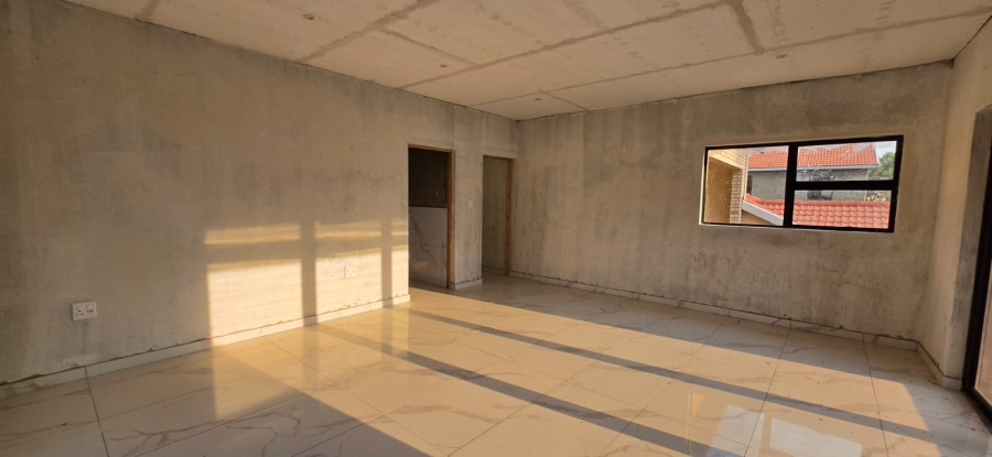 6 Bedroom Property for Sale in Buffelspoort Eco Estate North West